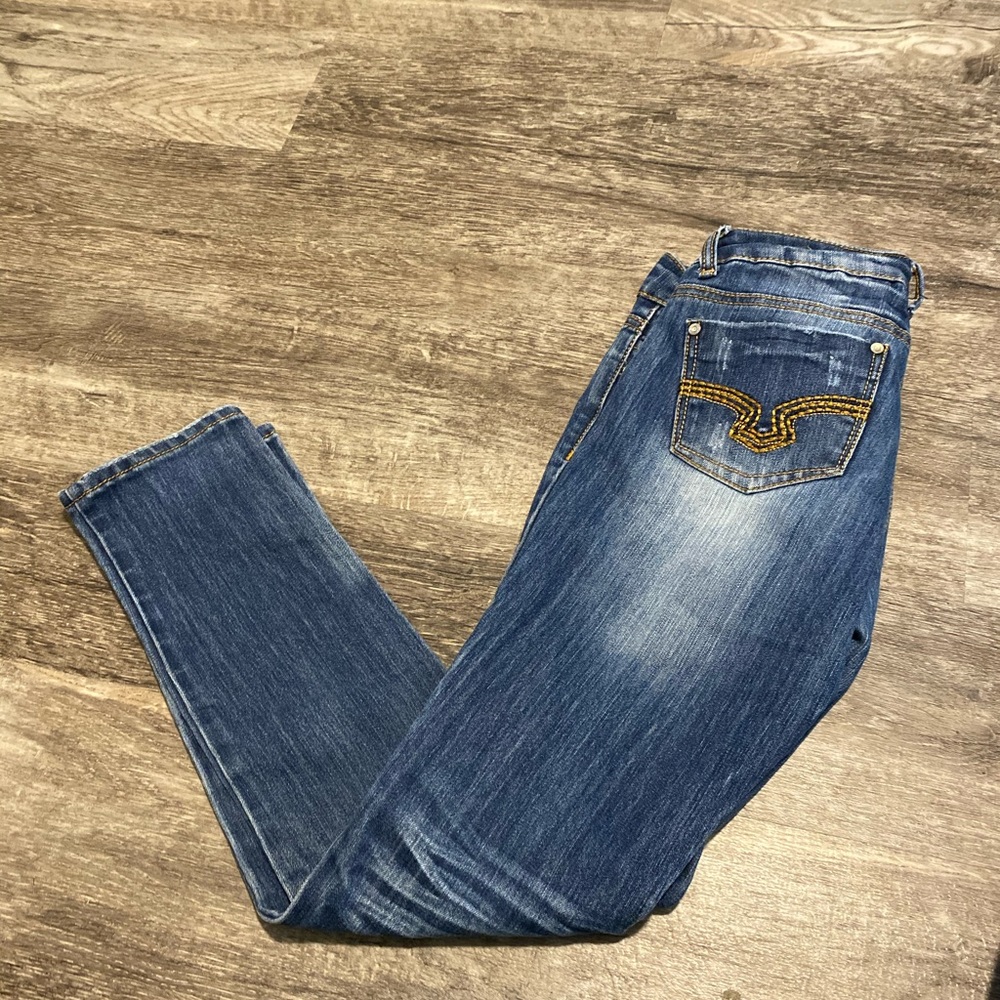 ALMOST FAMOUS SKINNY JEAN SIZE 7